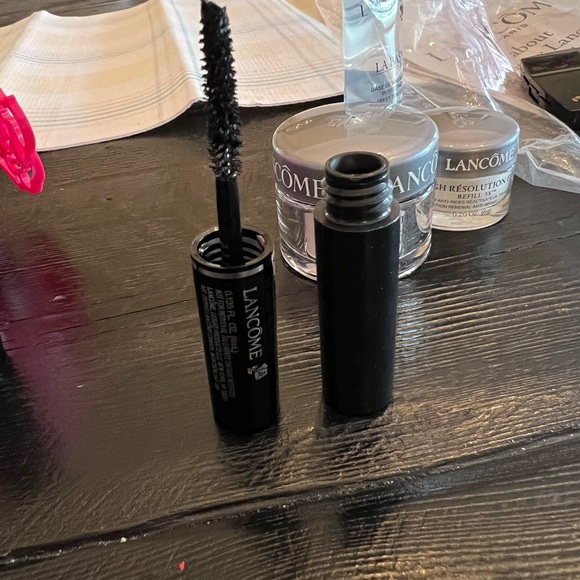 Lancôme makeup bag with products - Picture 5 of 13